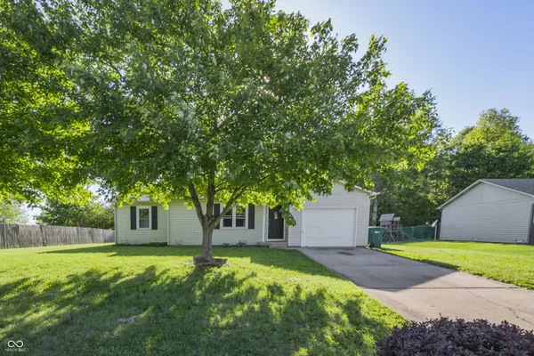 $230,000 | 5381 Collett Drive East, Camby, IN 46113