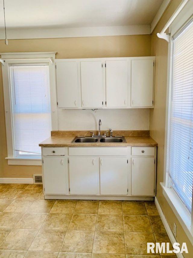 417 Park Street Springfield, IL 62704 - Photo 12 of 25 Gallery Image 12