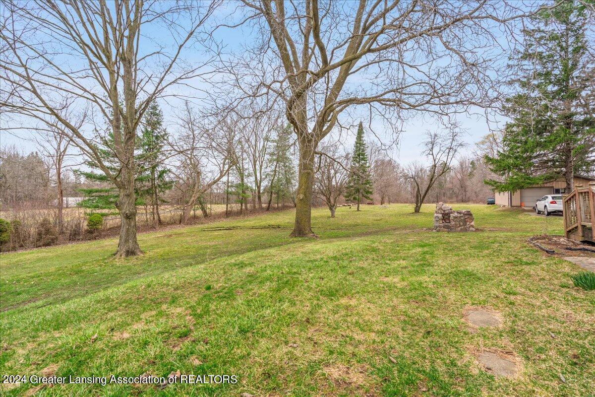 4740 West Clark Road Lansing, MI 48906 - Photo 9 of 37 09-Media Jett-9