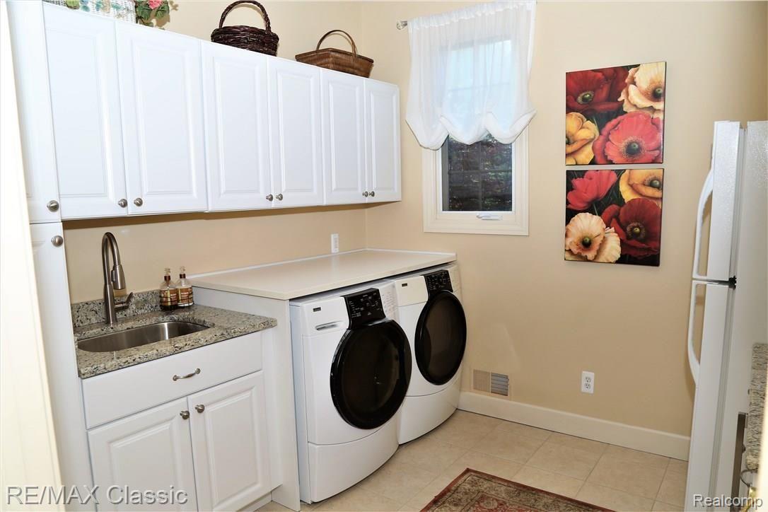 34028 Lyncroft Street Farmington, MI 48331 - Photo 41 of 66 image0045.jpg