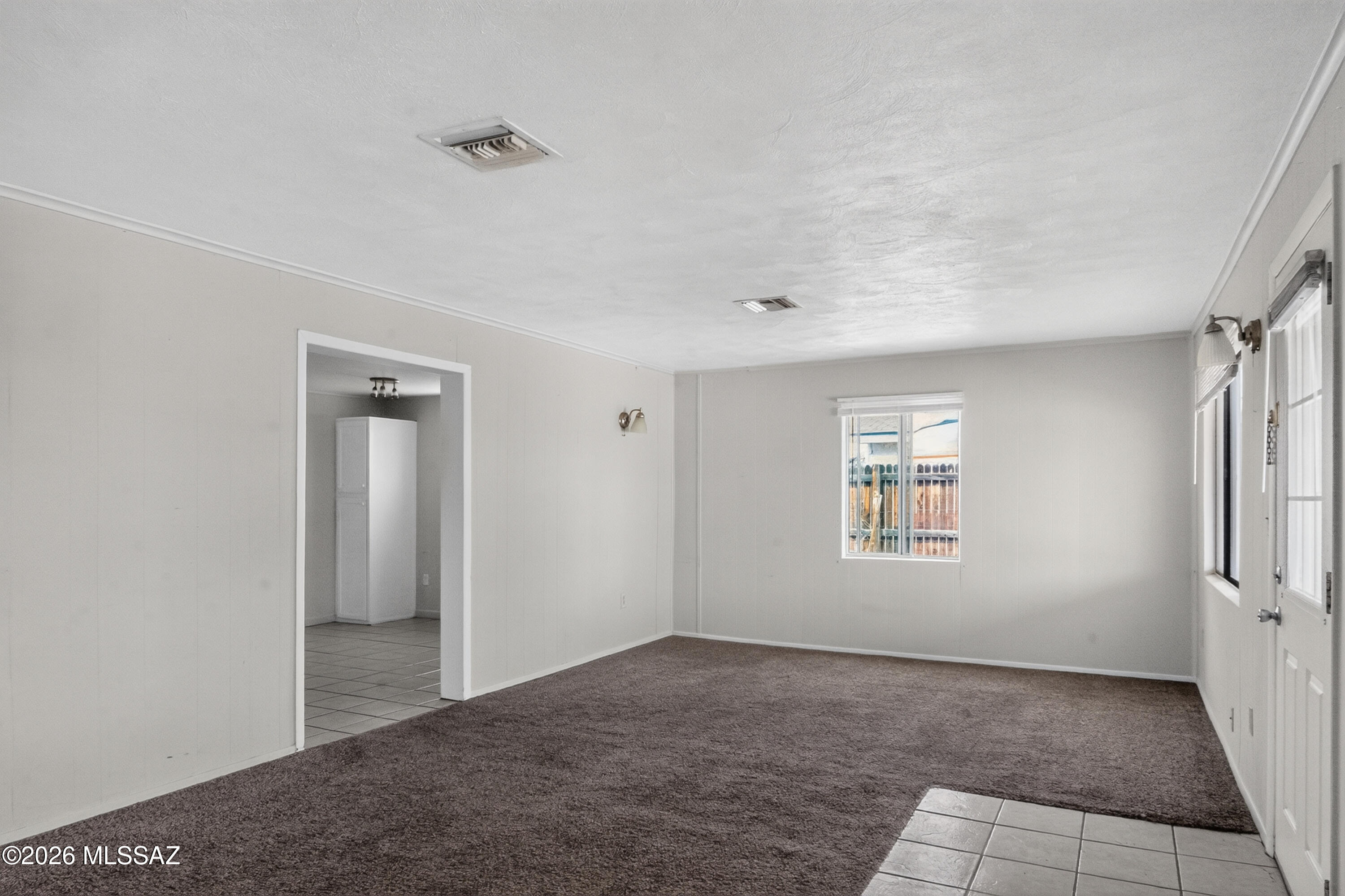 131 West Pastime Road Tucson, AZ 85705 - Photo 4 of 18 Living Room