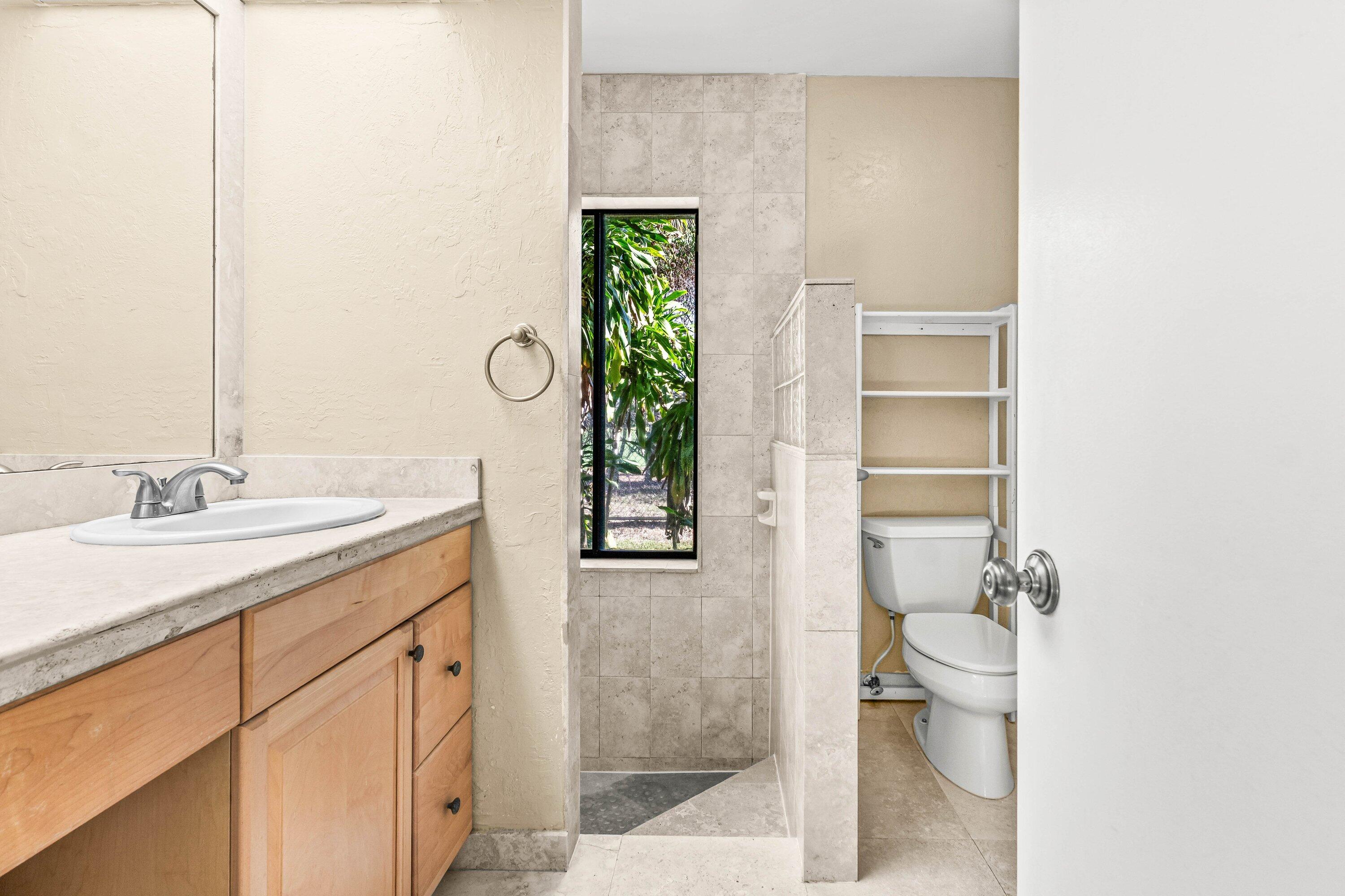 17294 Lake Park Road Boca Raton, FL 33487 - Photo 14 of 47 Mbath