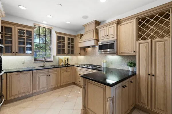 $1,600,000 | 5010 Bayshore Boulevard, Unit 4, Tampa, FL 33611