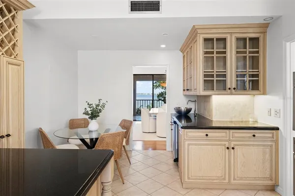 $1,600,000 | 5010 Bayshore Boulevard, Unit 4, Tampa, FL 33611