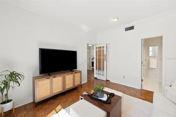 $1,600,000 | 5010 Bayshore Boulevard, Unit 4, Tampa, FL 33611