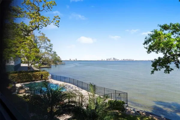$1,600,000 | 5010 Bayshore Boulevard, Unit 4, Tampa, FL 33611