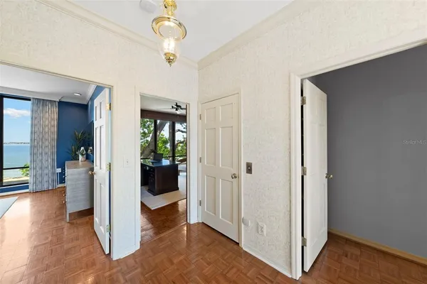 $1,600,000 | 5010 Bayshore Boulevard, Unit 4, Tampa, FL 33611