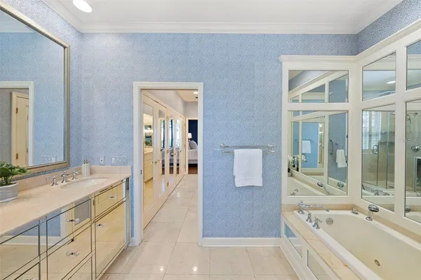 $1,600,000 | 5010 Bayshore Boulevard, Unit 4, Tampa, FL 33611