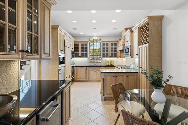 $1,600,000 | 5010 Bayshore Boulevard, Unit 4, Tampa, FL 33611