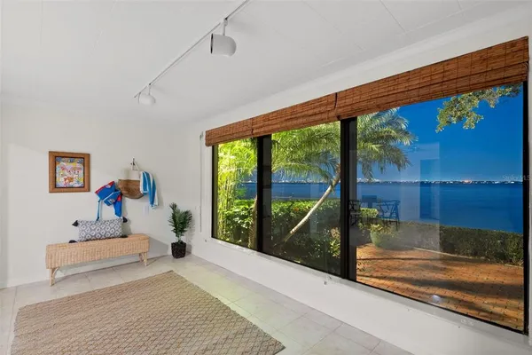 $1,600,000 | 5010 Bayshore Boulevard, Unit 4, Tampa, FL 33611