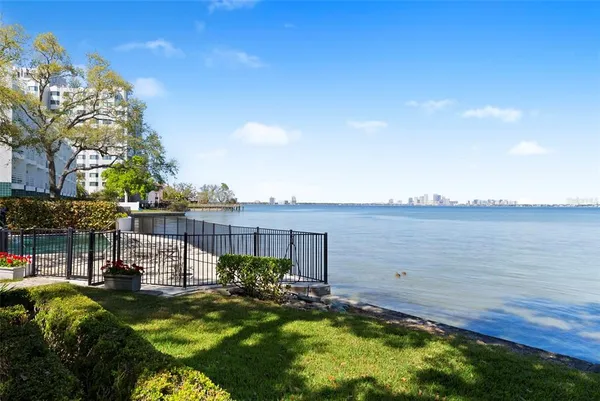 $1,600,000 | 5010 Bayshore Boulevard, Unit 4, Tampa, FL 33611