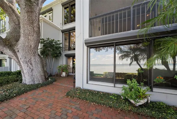 $1,600,000 | 5010 Bayshore Boulevard, Unit 4, Tampa, FL 33611