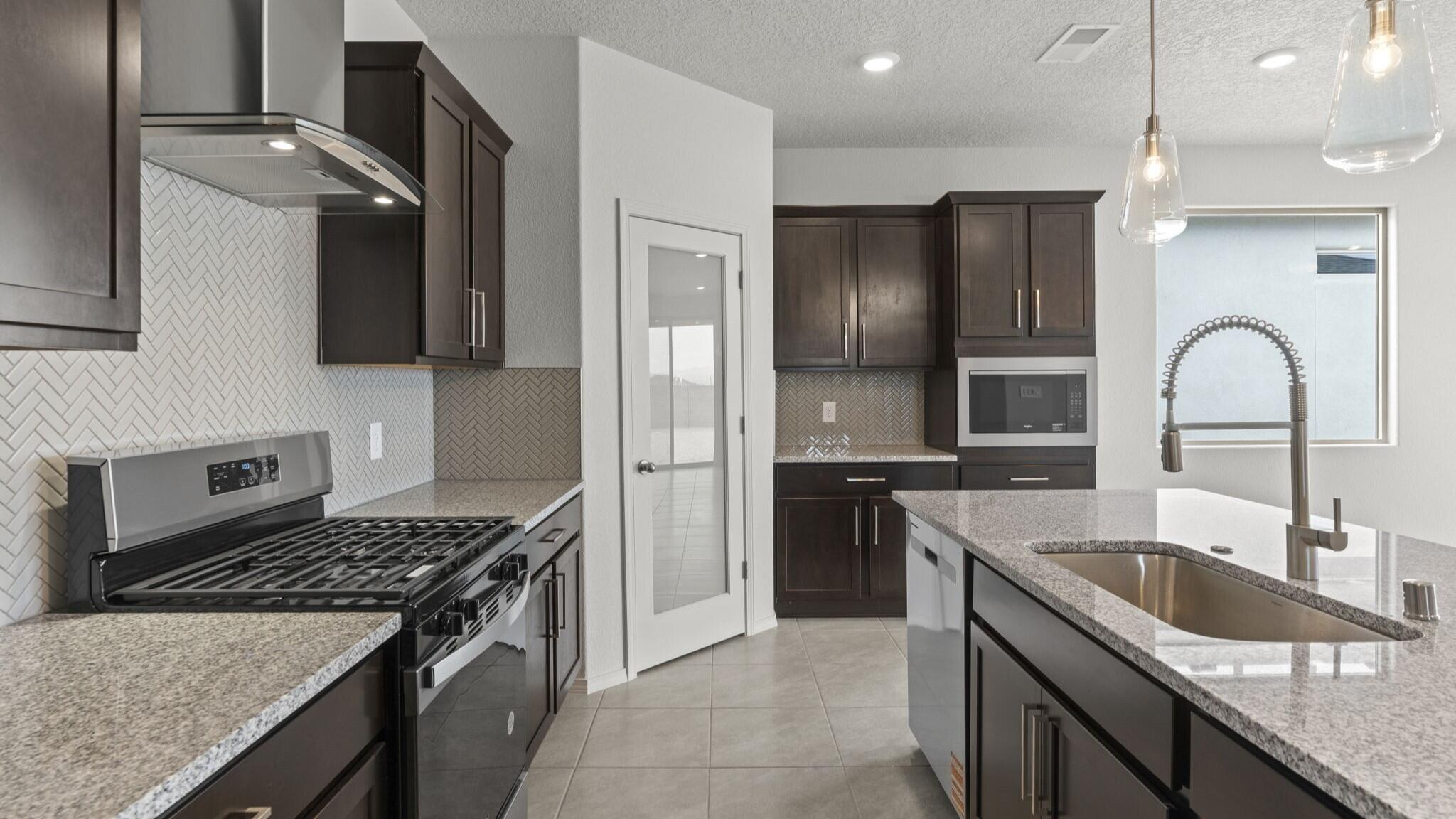 6726 Brianna Road Northeast Rio Rancho, NM 87144 - Photo 11 of 28 Gallery Image 11