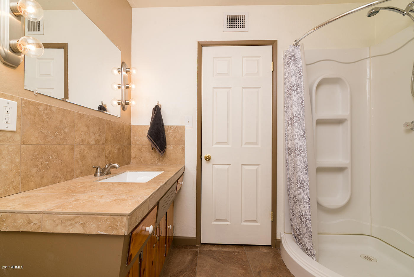 5423 East Osborn Road Phoenix, AZ 85018 - Photo 16 of 51 Hall Bath