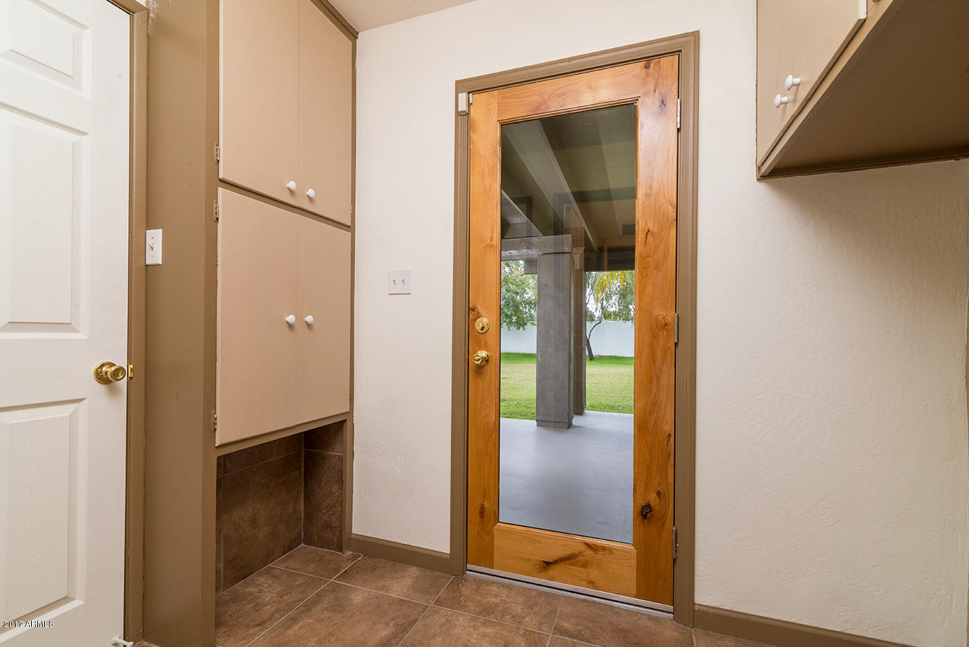 5423 East Osborn Road Phoenix, AZ 85018 - Photo 17 of 51 Laundry room