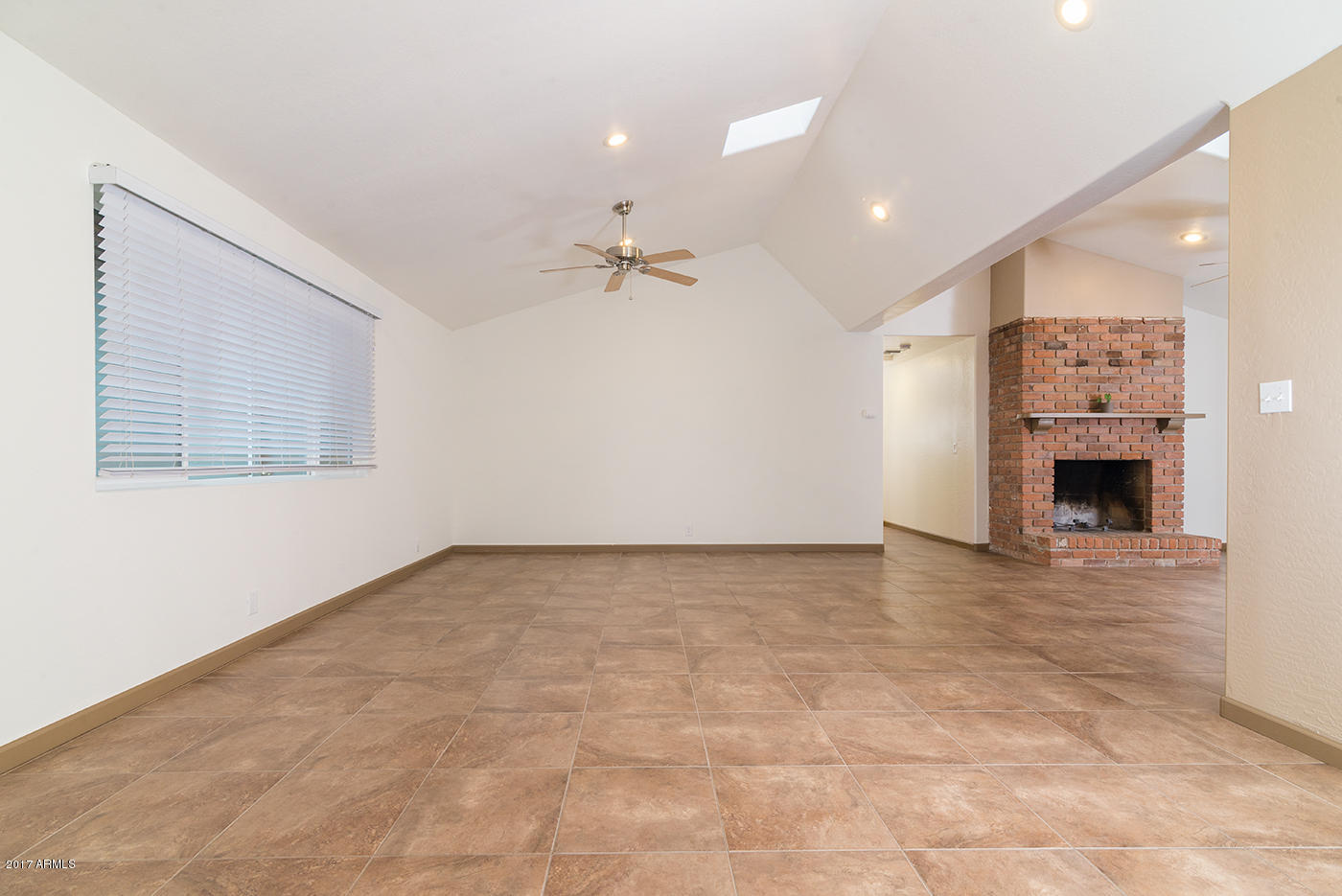 5423 East Osborn Road Phoenix, AZ 85018 - Photo 19 of 51 Great room