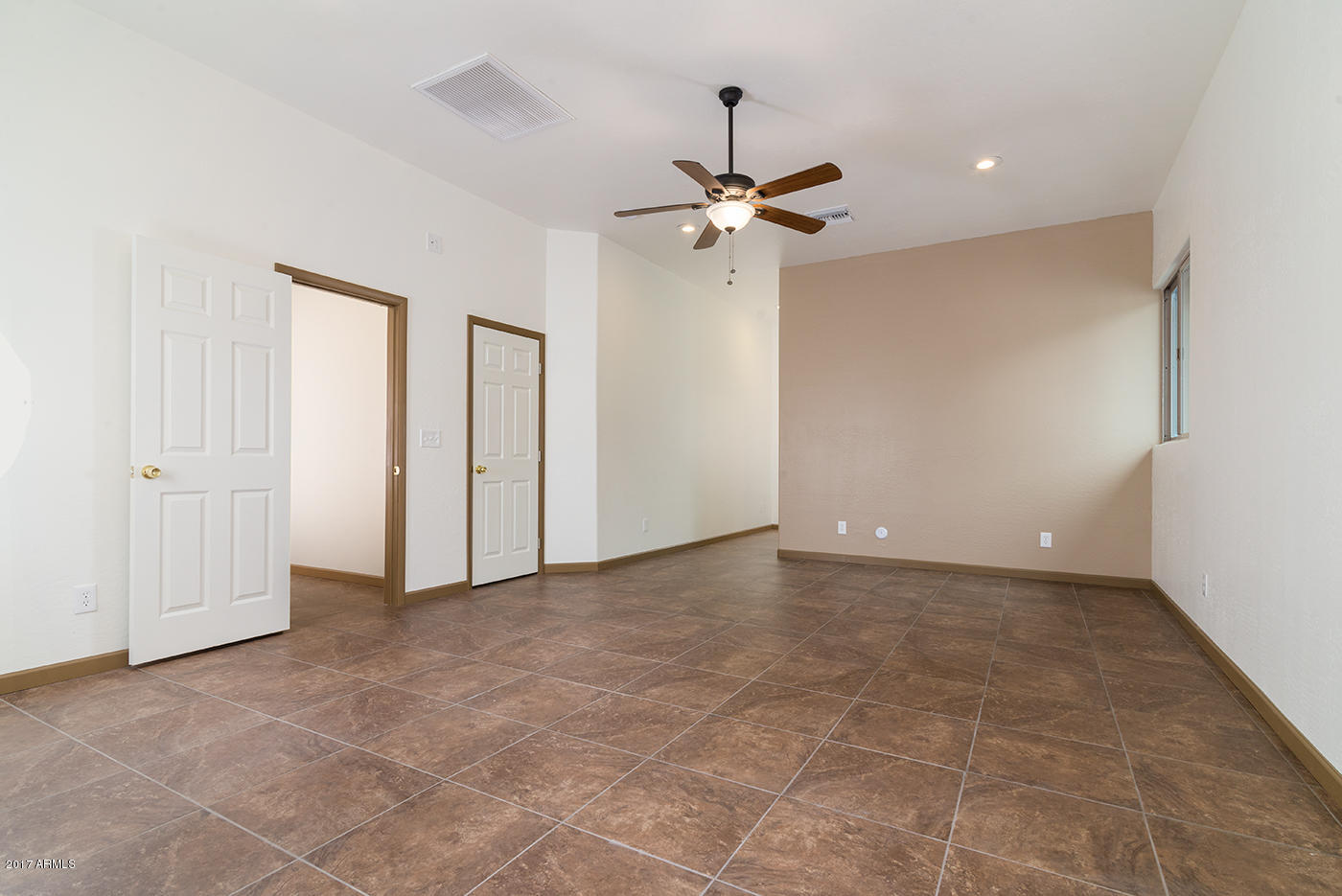 5423 East Osborn Road Phoenix, AZ 85018 - Photo 37 of 51 Master suite