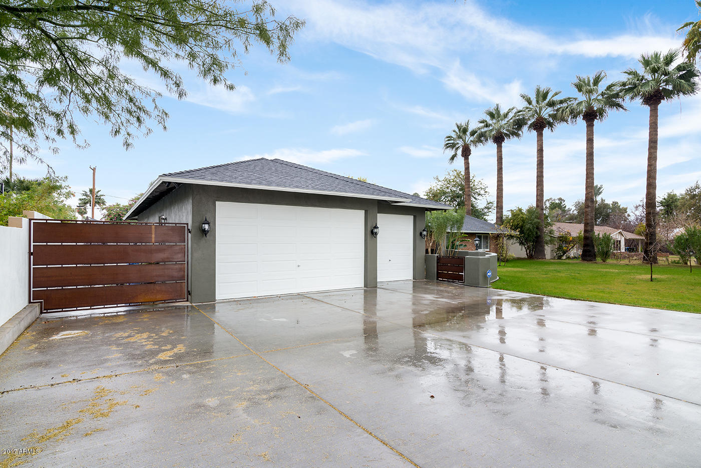 5423 East Osborn Road Phoenix, AZ 85018 - Photo 4 of 51 3 car garage