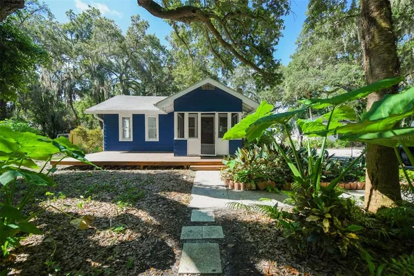 $2,100 | 1230 35th Street, Sarasota, FL 34234