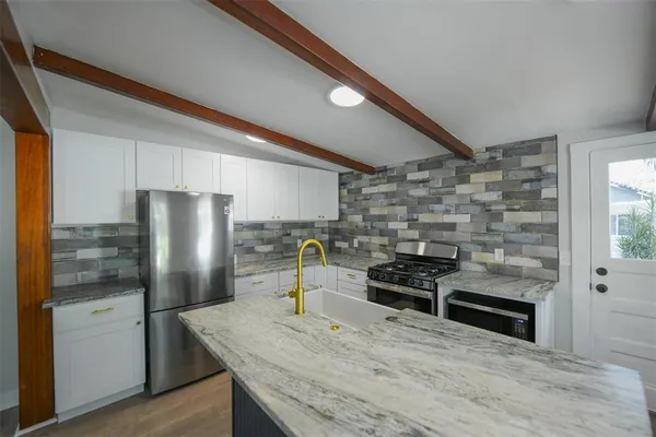 $2,100 | 1230 35th Street, Sarasota, FL 34234