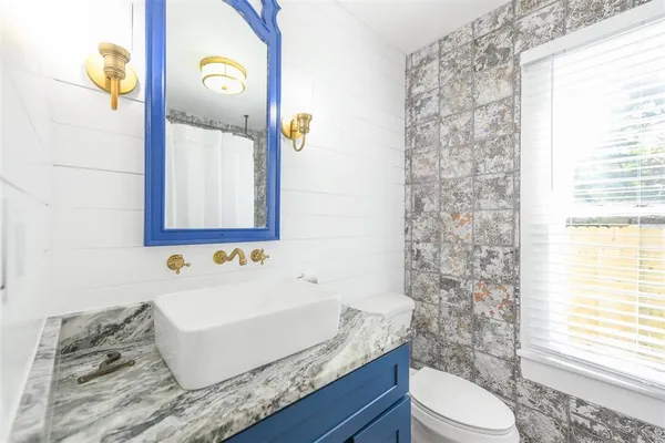 $2,100 | 1230 35th Street, Sarasota, FL 34234