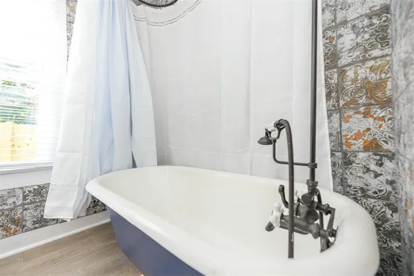 $2,100 | 1230 35th Street, Sarasota, FL 34234