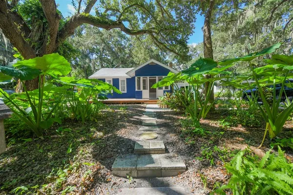 $2,100 | 1230 35th Street, Sarasota, FL 34234