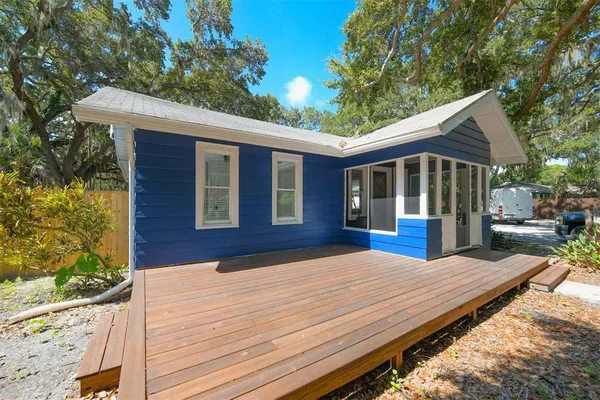 $2,100 | 1230 35th Street, Sarasota, FL 34234