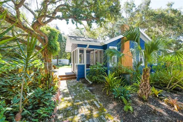 $2,100 | 1230 35th Street, Sarasota, FL 34234