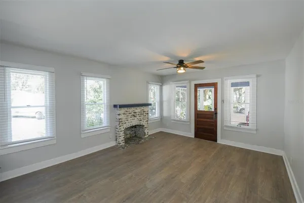 $2,100 | 1230 35th Street, Sarasota, FL 34234