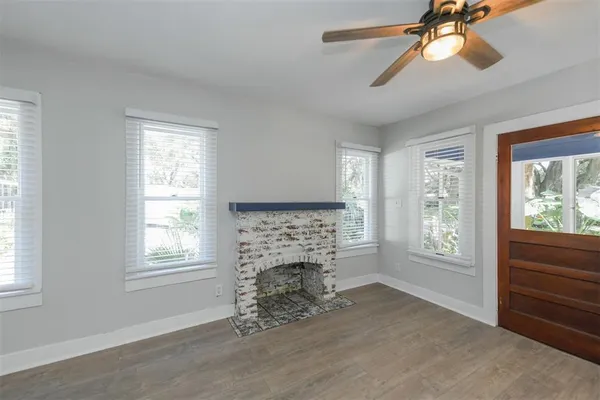 $2,100 | 1230 35th Street, Sarasota, FL 34234