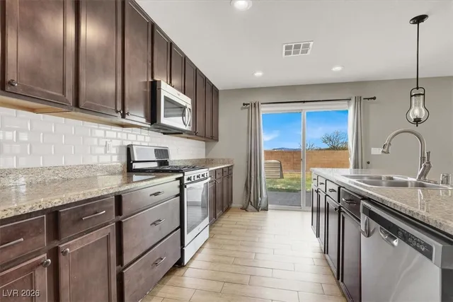 $3,000 | 7858 Trappers Ridge Avenue, Las Vegas, NV 89113