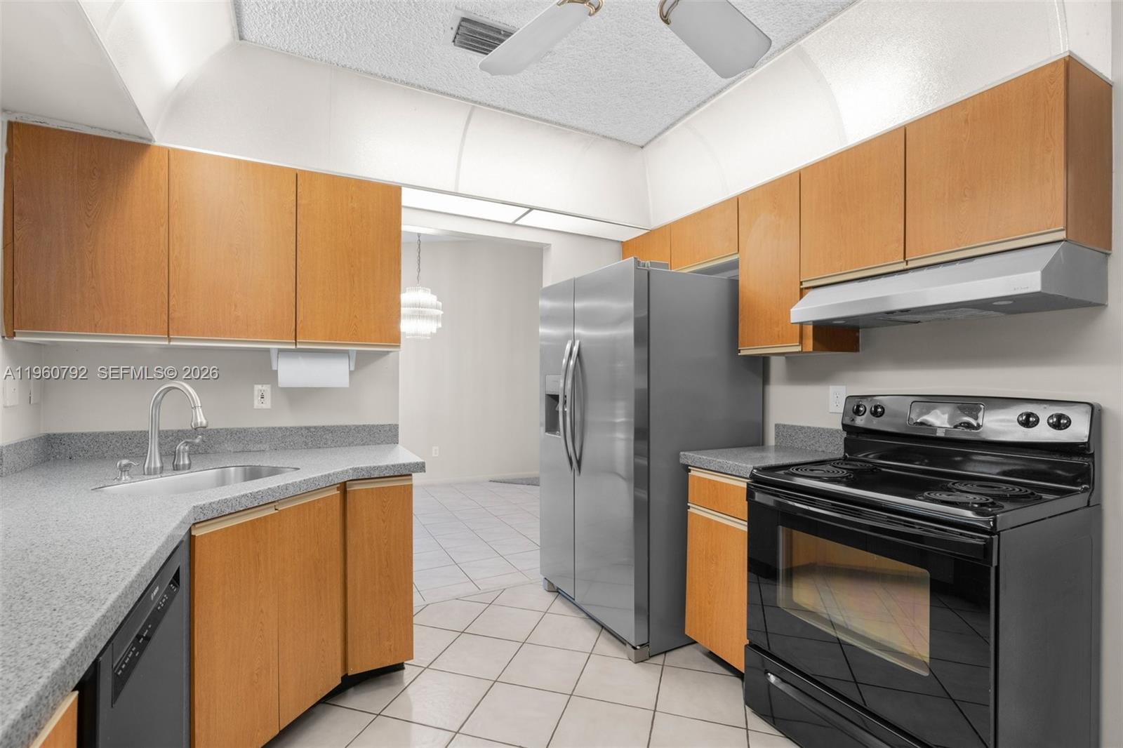 4264 Northwest 95th Terrace Sunrise, FL 33351 - Photo 5 of 31