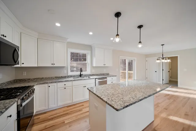 $644,900 | 53 B Kimball Hill Road, Hudson, NH 03051