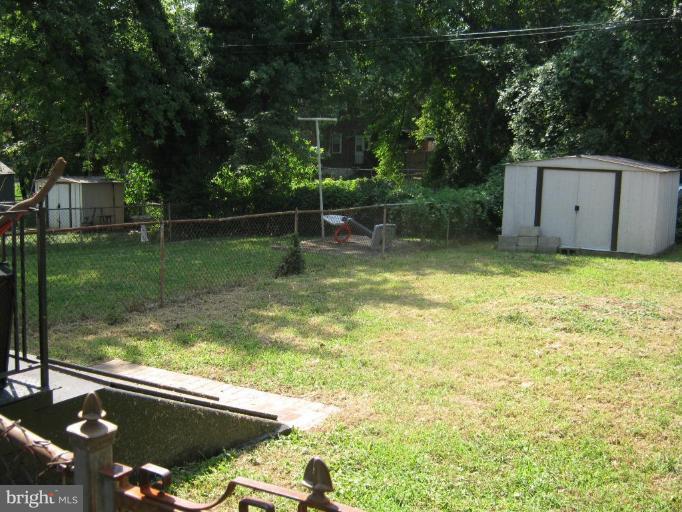 4915 Cedar Garden Road Baltimore, MD 21229 - Photo 8 of 10 a view of a backyard