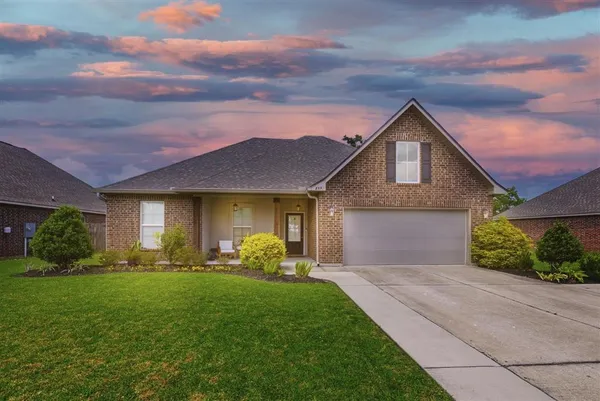 $289,900 | 857 Desoto Street, Lake Charles, LA 70607