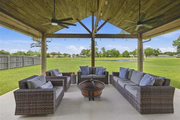 $289,900 | 857 Desoto Street, Lake Charles, LA 70607