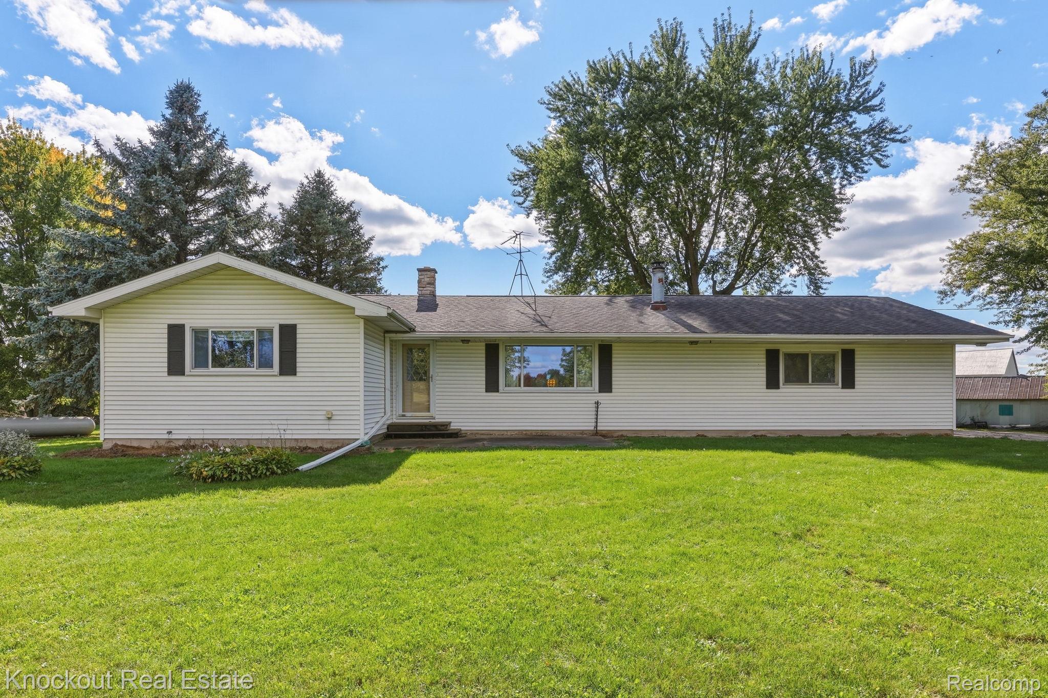 9960 Curtis Road Frankenmuth, MI 48734 - Photo 7 of 66 5-web-or-mls-9960 Curtis Rd 48734 -5.jpg