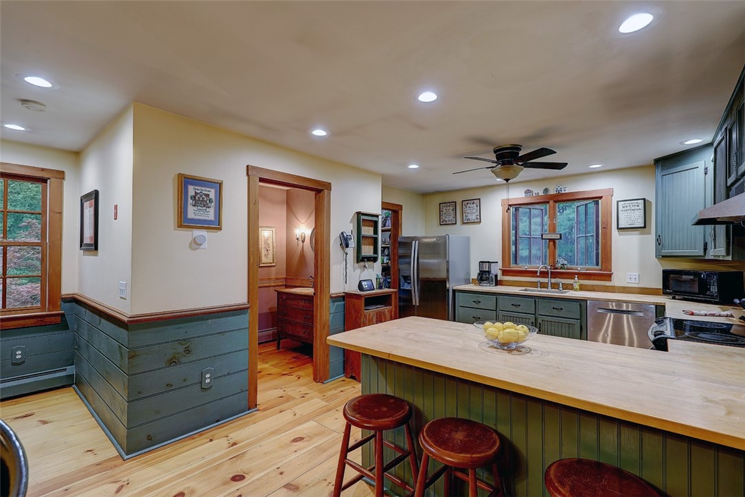112 Pray Hill Road Glocester, RI 02814 - Photo 20 of 37