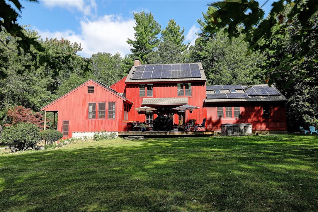 112 Pray Hill Road Glocester, RI 02814 - Photo 3 of 37