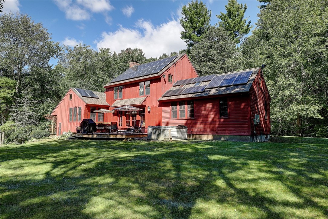 112 Pray Hill Road Glocester, RI 02814 - Photo 4 of 37