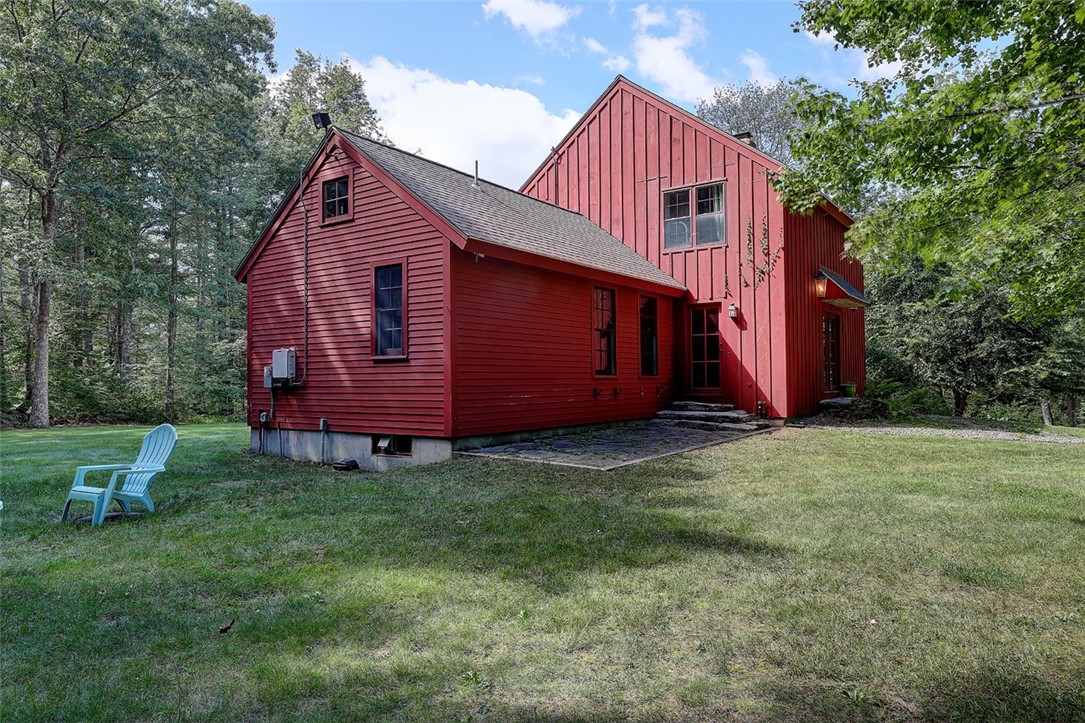 112 Pray Hill Road Glocester, RI 02814 - Photo 5 of 37