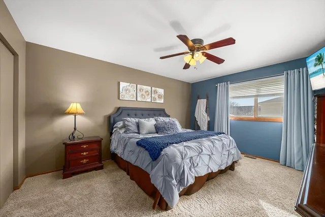 $375,000 | 431 Badger Lane, Oswego, IL 60543