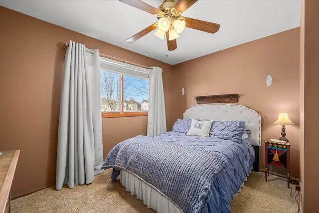 $375,000 | 431 Badger Lane, Oswego, IL 60543