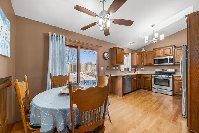 $375,000 | 431 Badger Lane, Oswego, IL 60543