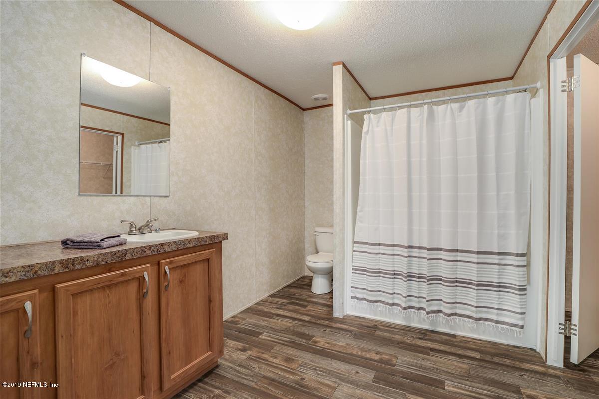 6146 Chestnut Road Macclenny, FL 32063 - Photo 12 of 22 Master Bathroom