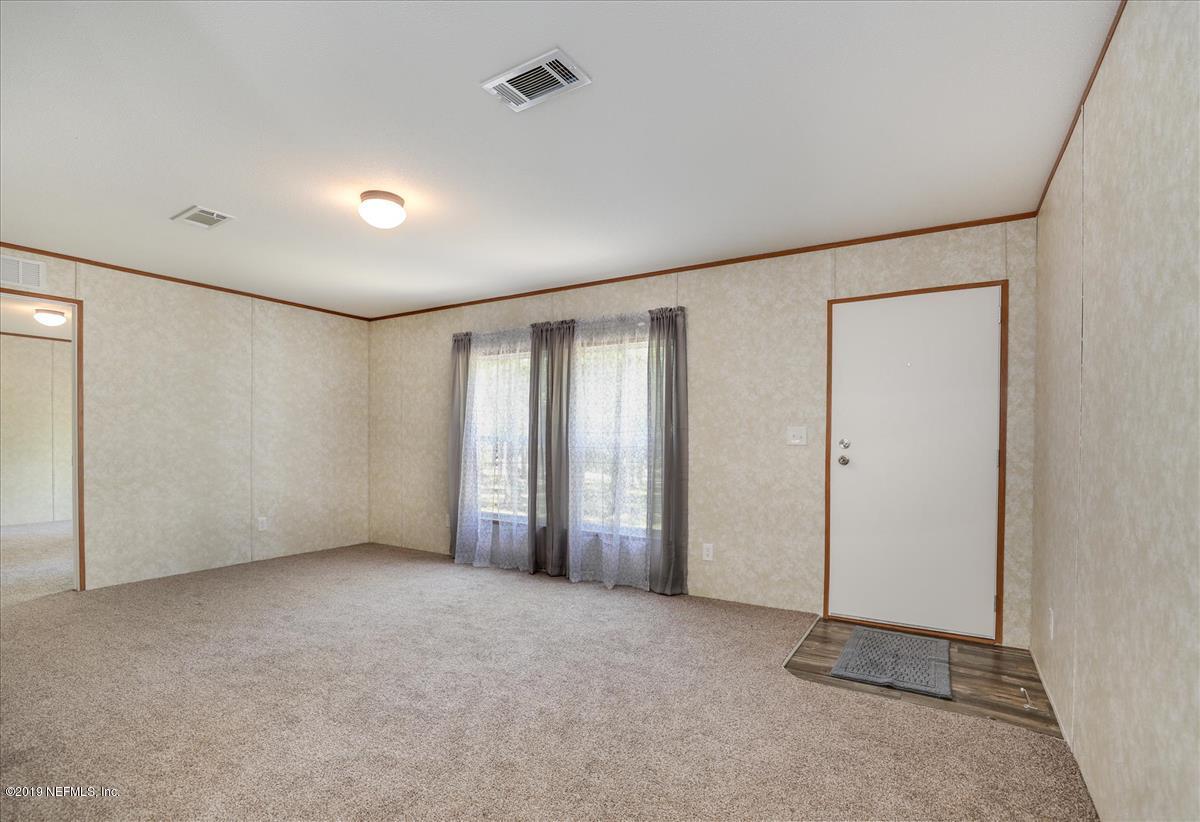 6146 Chestnut Road Macclenny, FL 32063 - Photo 5 of 22 Living Room