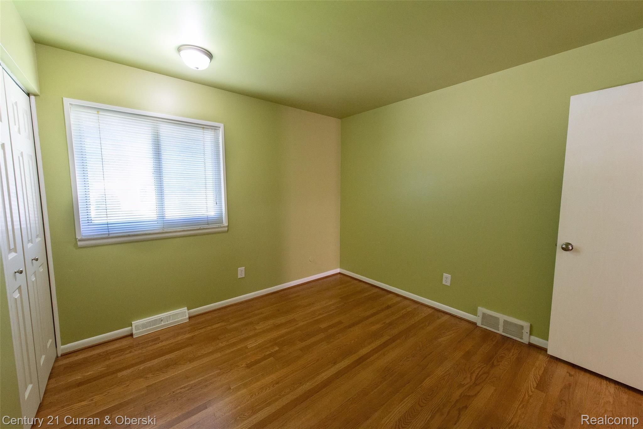 1909 Massoit Road Royal Oak, MI 48073 - Photo 16 of 30 Bedroom #2