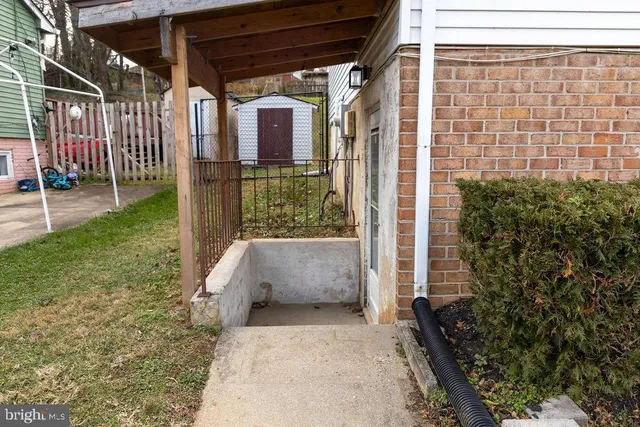 a view of outdoor space