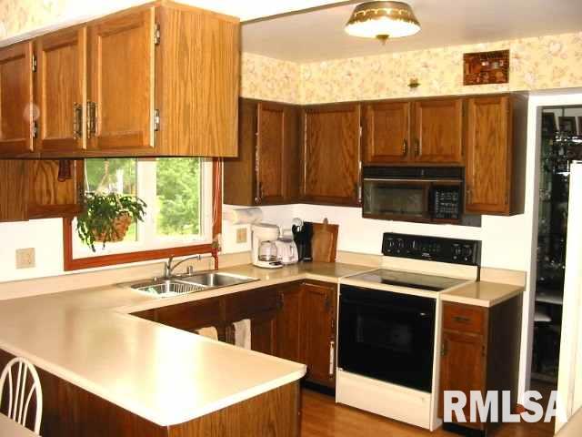4222 Jersey Ridge Road Davenport, IA 52807 - Photo 3 of 8 Gallery Image 3